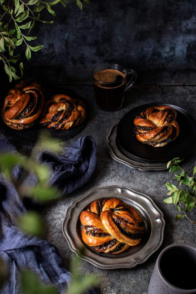Tahini & Poppy Seed Buns