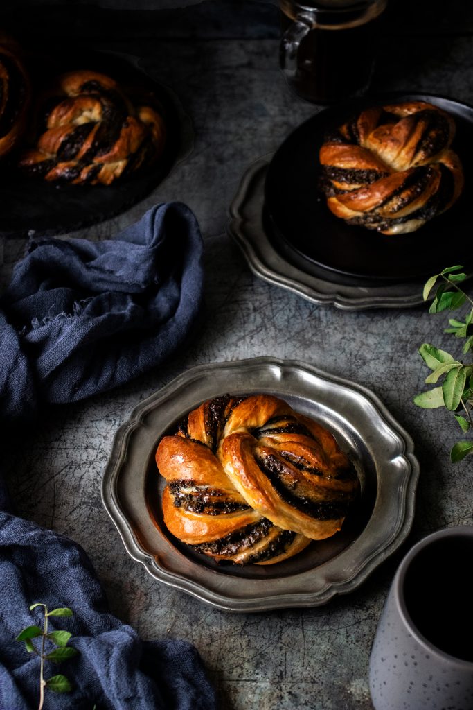 Tahini & Poppy Seed Buns